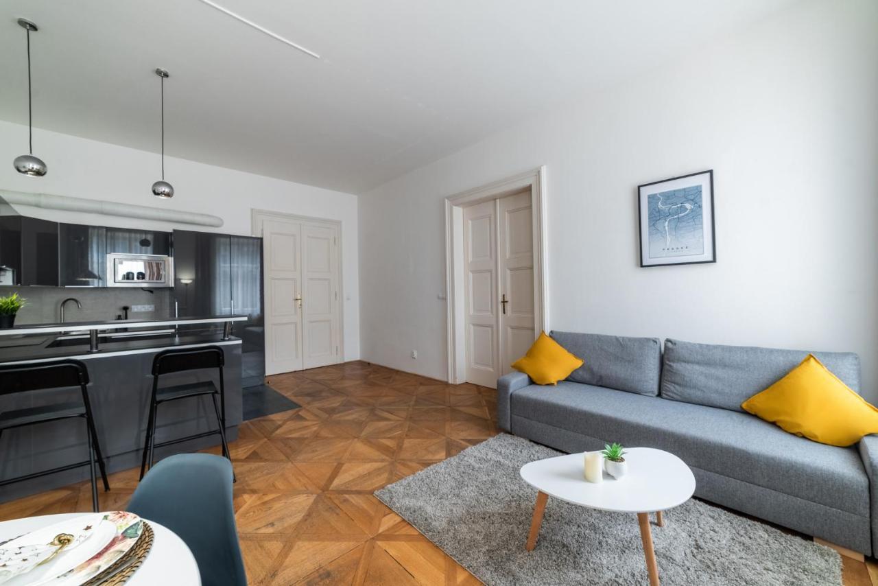 Exclusive Apartment Near Kafka'S Head Prága Kültér fotó