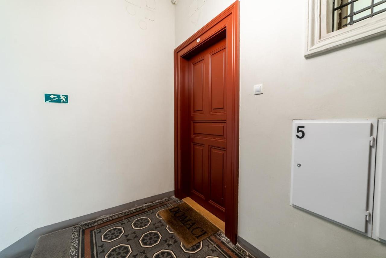 Exclusive Apartment Near Kafka'S Head Prága Kültér fotó